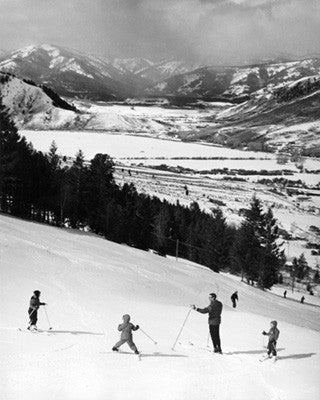 Kids on Skis with Instructor